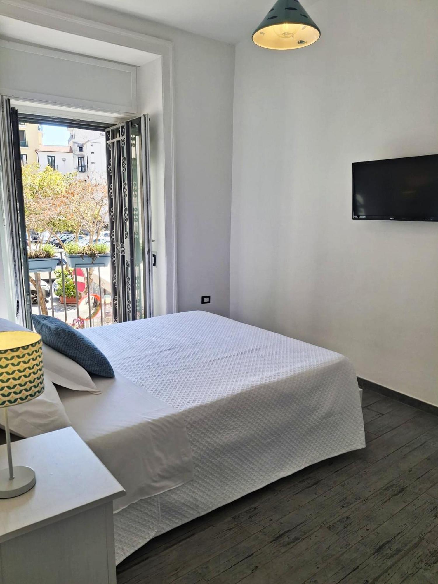 Inn Alta Marea Салерно Екстериор снимка